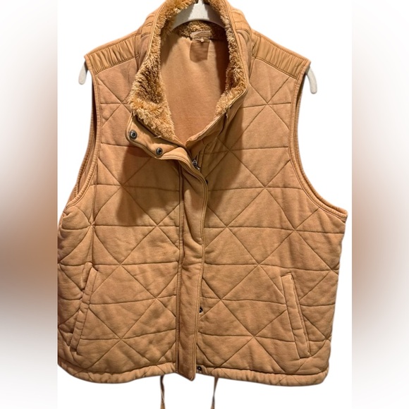 CALIA By Carrie Underwood Quilted Vest - Picture 5 of 11
